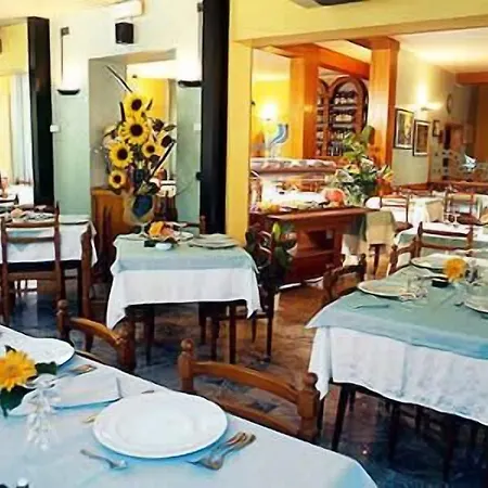 Numi & Medusa 3* チェゼナーティコ