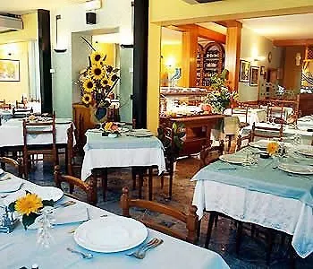 Numi & Medusa Hotel 3*