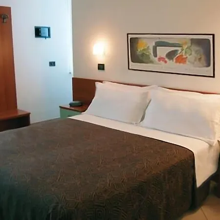 Numi & Medusa Hotel 3*