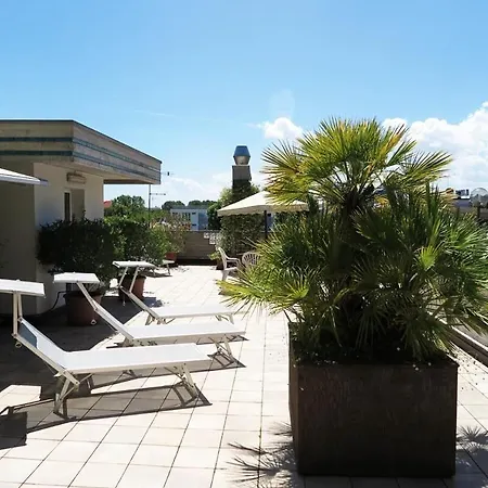 Numi & Medusa Hotel 3*